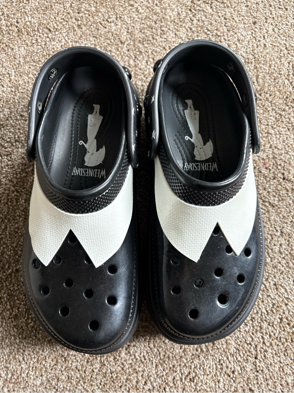 Platform Crocs - Wednesday Addams
